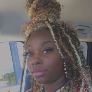 Meet your Posher, Ameshia